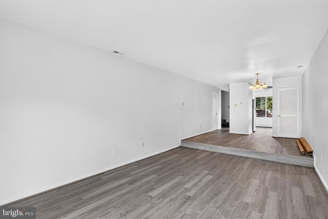 102 TEAL CT, East Windsor, NJ 08520