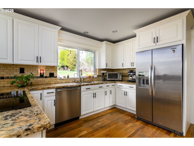 12542 Se MT SCOTT Blvd, Happy Valley, OR 97086