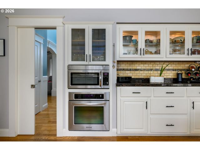12542 Se MT SCOTT Blvd, Happy Valley, OR 97086