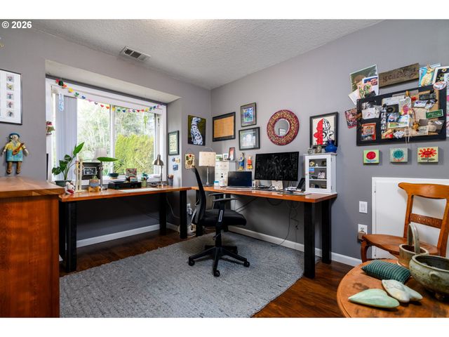 12542 Se MT SCOTT Blvd, Happy Valley, OR 97086