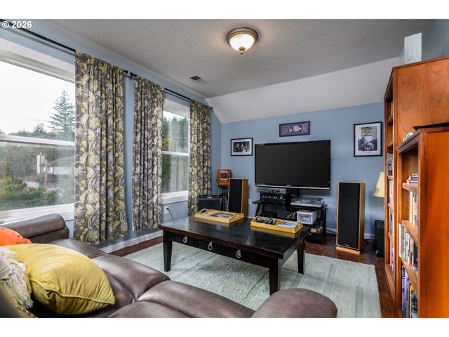 12542 Se MT SCOTT Blvd, Happy Valley, OR 97086
