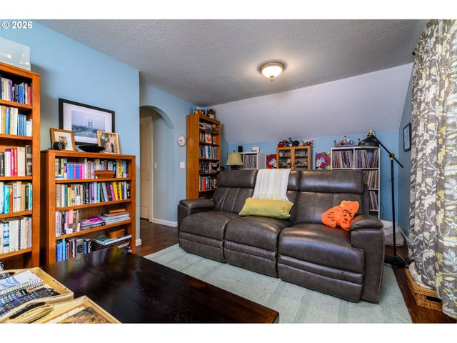 12542 Se MT SCOTT Blvd, Happy Valley, OR 97086