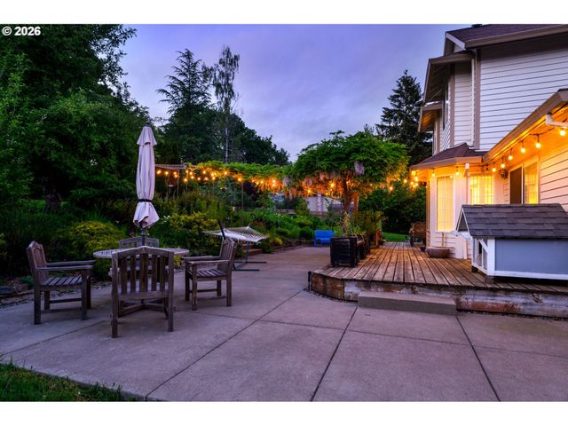 12542 Se MT SCOTT Blvd, Happy Valley, OR 97086
