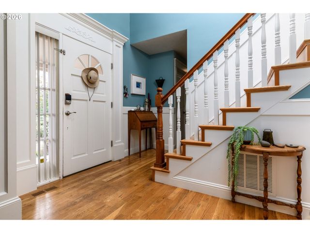 12542 Se MT SCOTT Blvd, Happy Valley, OR 97086