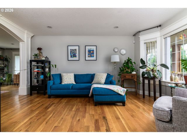 12542 Se MT SCOTT Blvd, Happy Valley, OR 97086