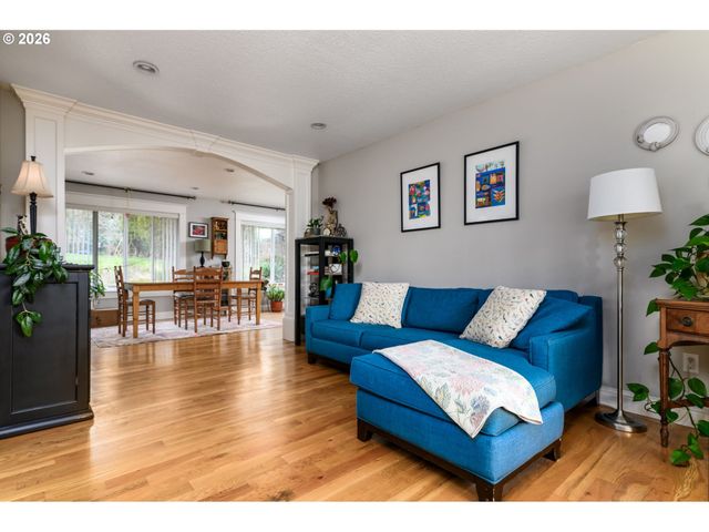 12542 Se MT SCOTT Blvd, Happy Valley, OR 97086