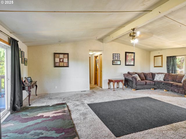 1632 BROWN St, Woodburn, OR 97071