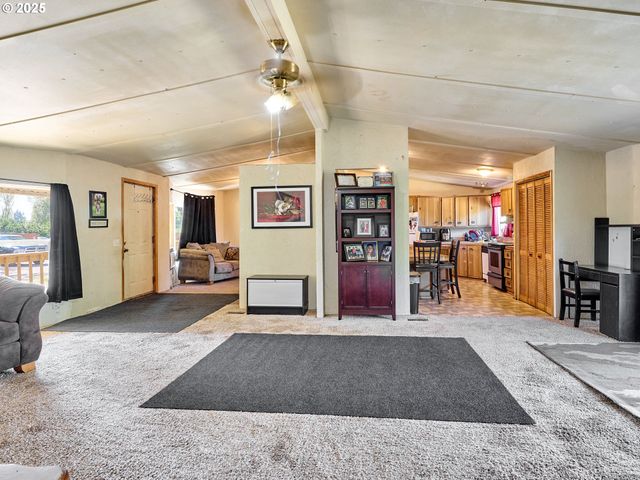 1632 BROWN St, Woodburn, OR 97071