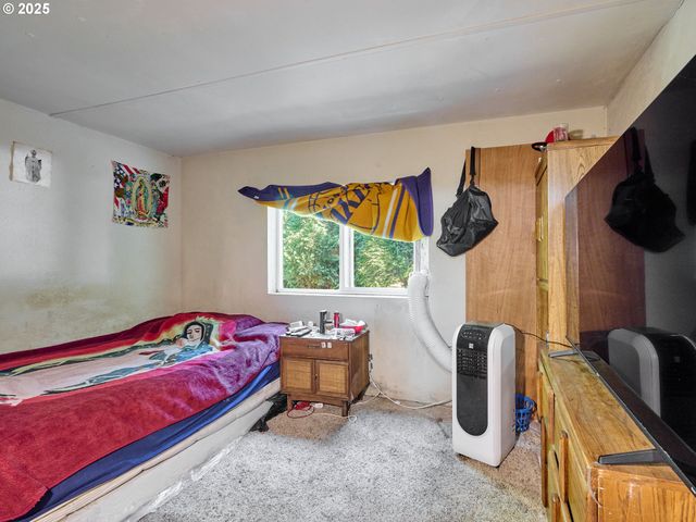 1632 BROWN St, Woodburn, OR 97071