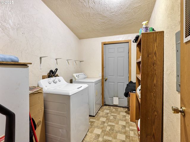 1632 BROWN St, Woodburn, OR 97071