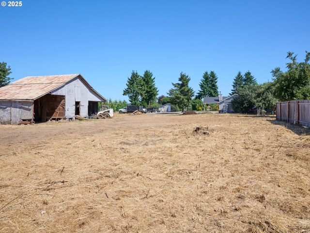 1632 BROWN St, Woodburn, OR 97071