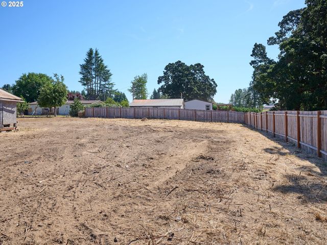 1632 BROWN St, Woodburn, OR 97071