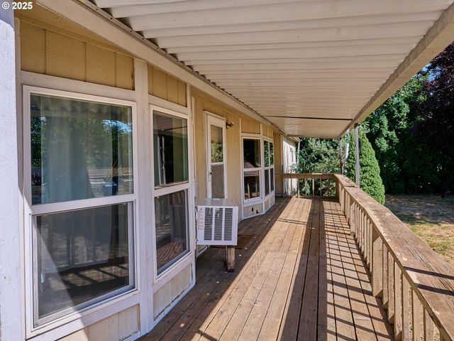 1632 BROWN St, Woodburn, OR 97071