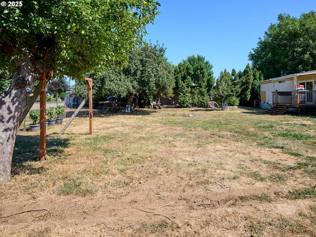 1632 BROWN St, Woodburn, OR 97071