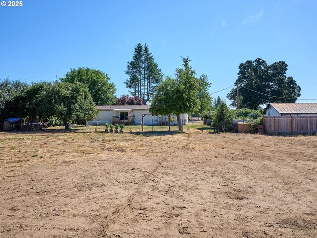 1632 BROWN St, Woodburn, OR 97071