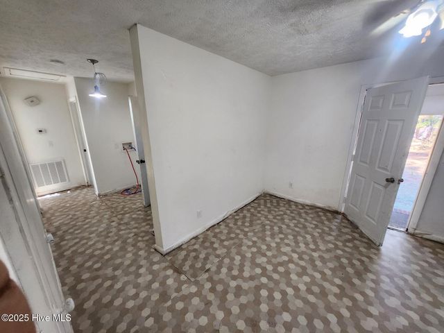 616 N Pine Street, Roseboro, NC 28382