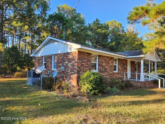 616 N Pine Street, Roseboro, NC 28382