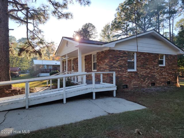 616 N Pine Street, Roseboro, NC 28382