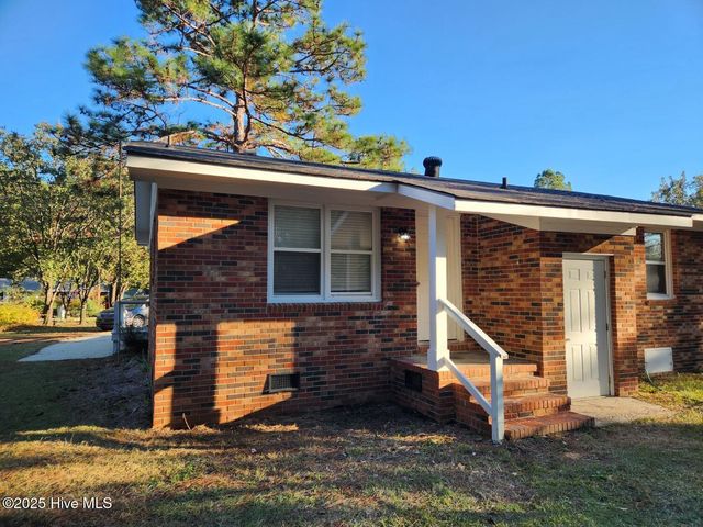 616 N Pine Street, Roseboro, NC 28382