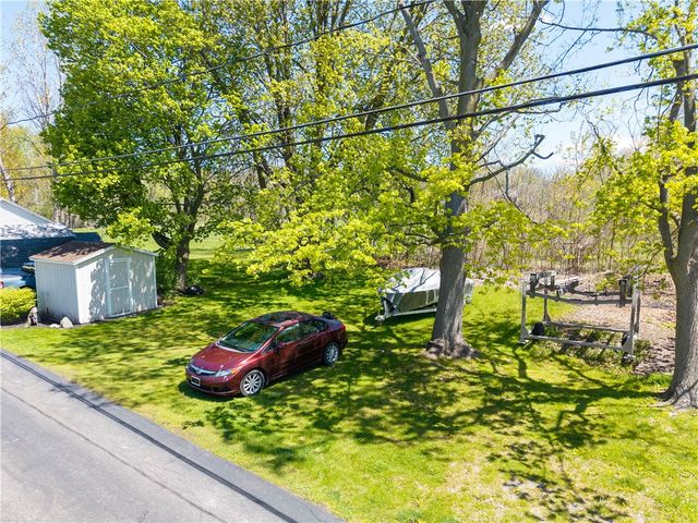 3660 Shoreline Dr, Livonia, NY 14487