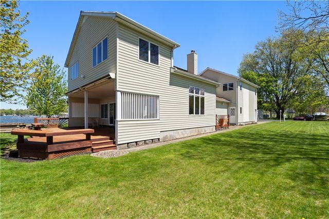 3660 Shoreline Dr, Livonia, NY 14487
