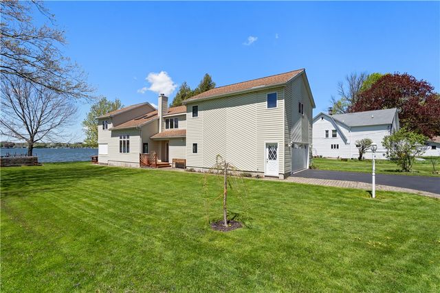 3660 Shoreline Dr, Livonia, NY 14487