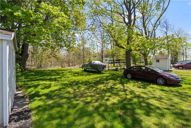 3660 Shoreline Dr, Livonia, NY 14487