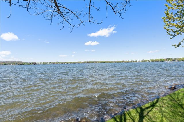 3660 Shoreline Dr, Livonia, NY 14487