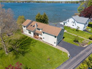 3660 Shoreline Dr, Livonia, NY 14487