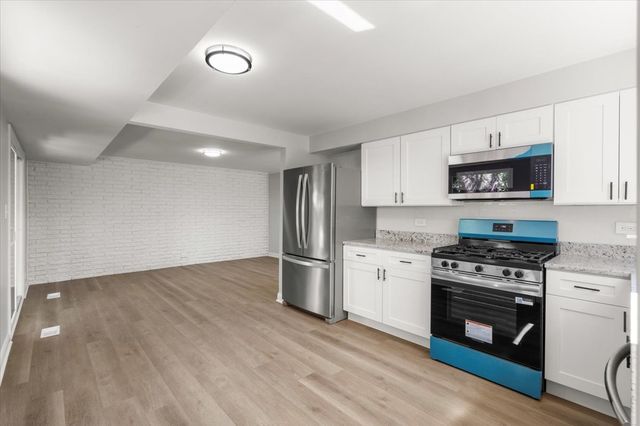 1704 N Drury Lane, Arlington Heights, IL 60005