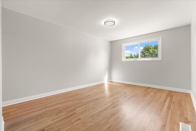 1704 N Drury Lane, Arlington Heights, IL 60005