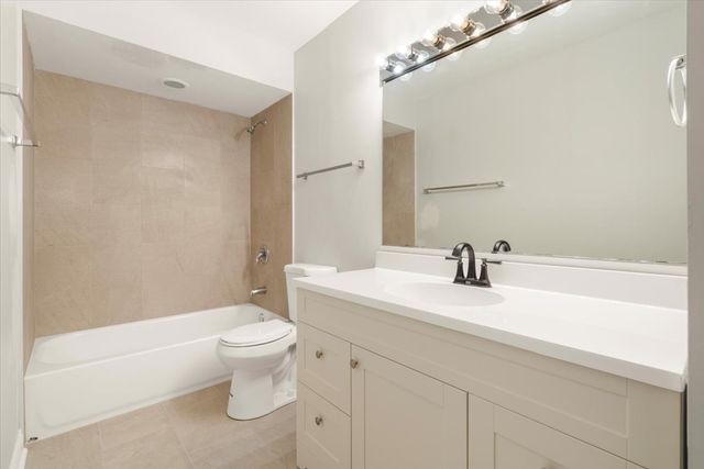 1704 N Drury Lane, Arlington Heights, IL 60005