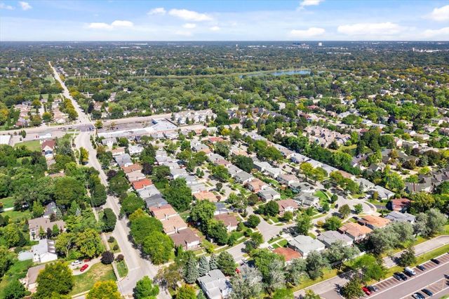 1704 N Drury Lane, Arlington Heights, IL 60005