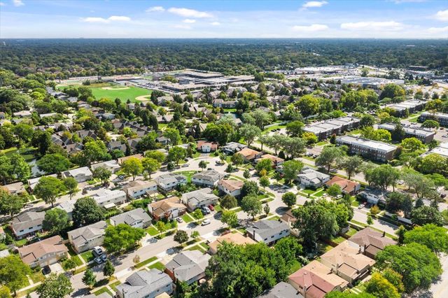 1704 N Drury Lane, Arlington Heights, IL 60005