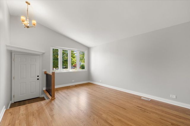 1704 N Drury Lane, Arlington Heights, IL 60005