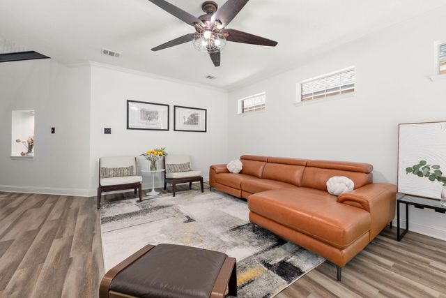 26 Cinnamon Teal Place, The Woodlands, TX 77382