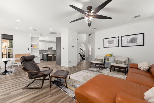 26 Cinnamon Teal Place, The Woodlands, TX 77382