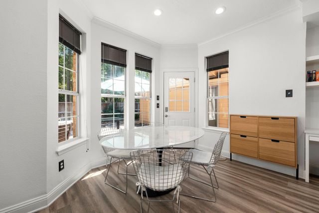26 Cinnamon Teal Place, The Woodlands, TX 77382