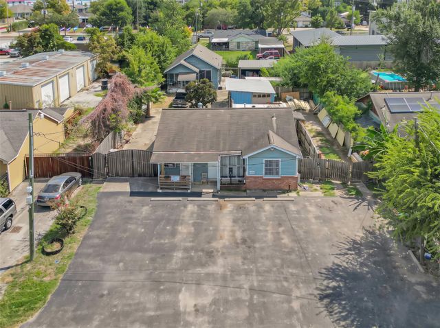 2084 Harland Drive, Houston, TX 77055
