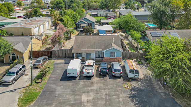 2084 Harland Drive, Houston, TX 77055