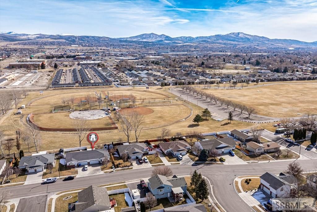 Image 3 of property listing at 4274 Henderson Lane, Pocatello, ID 83202