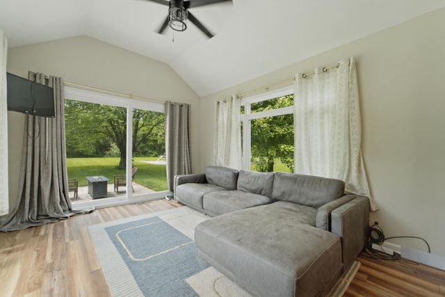 10852 N 100 E, Wheatfield, IN 46392