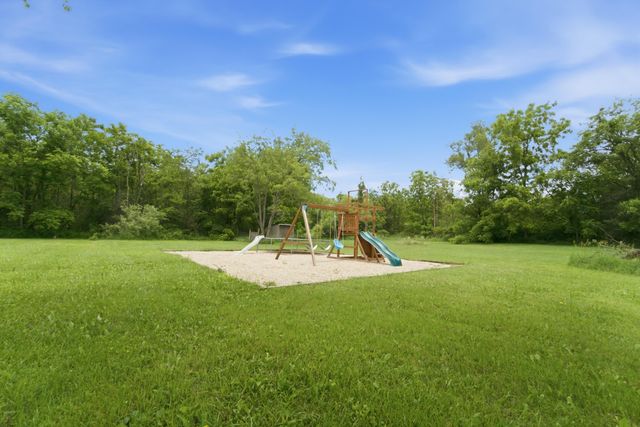 10852 N 100 E, Wheatfield, IN 46392