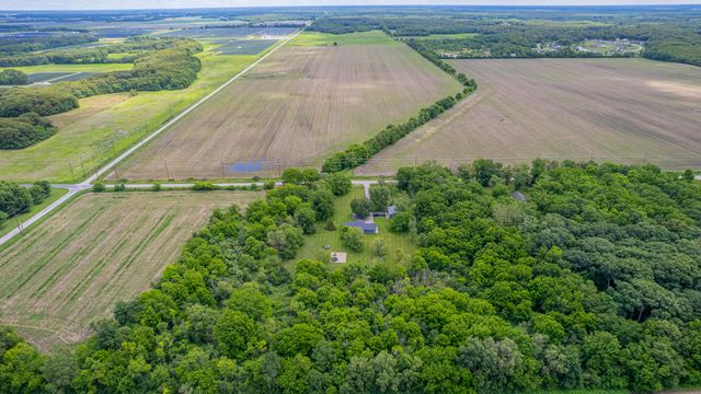 10852 N 100 E, Wheatfield, IN 46392