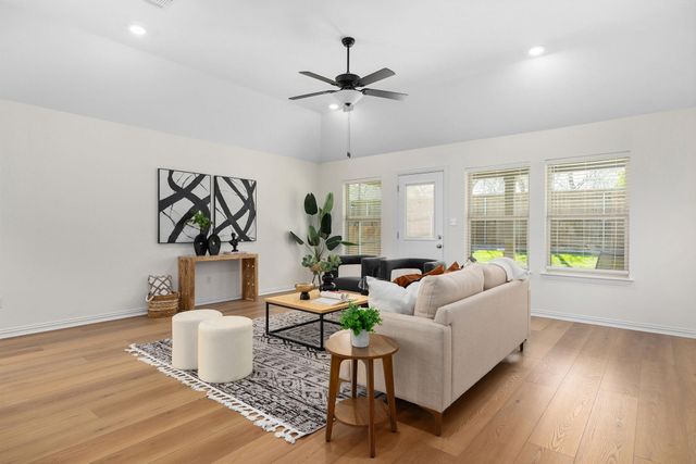 205 Tangled Brush DR, Manchaca, TX 78652