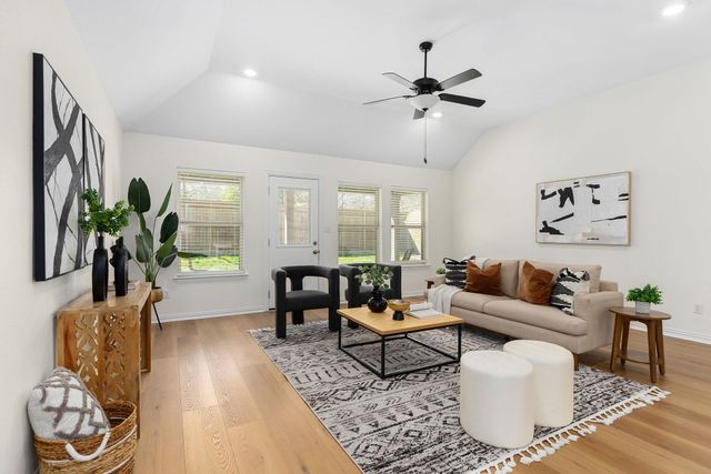 205 Tangled Brush DR, Manchaca, TX 78652