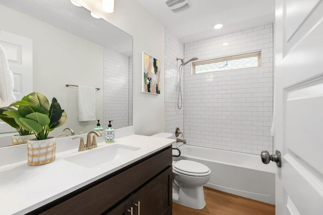 205 Tangled Brush DR, Manchaca, TX 78652