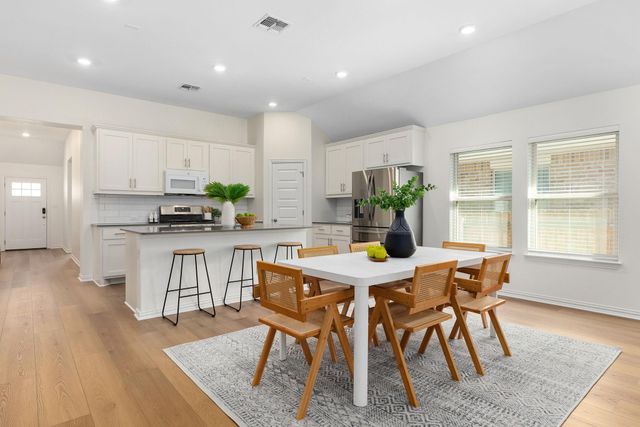 205 Tangled Brush DR, Manchaca, TX 78652