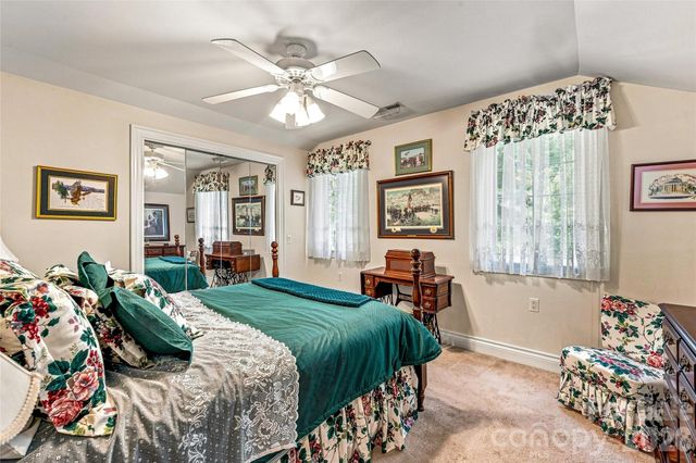 11 Tiverton Lane, Asheville, NC 28803