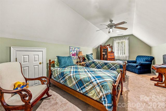 11 Tiverton Lane, Asheville, NC 28803